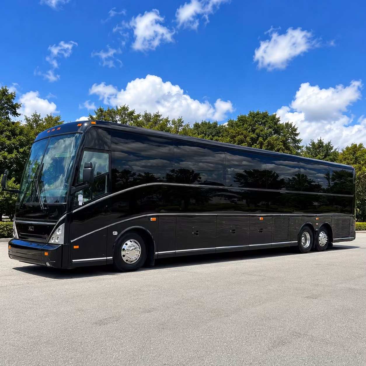 charter buses and party buses to snhu arena in manchester from nashua