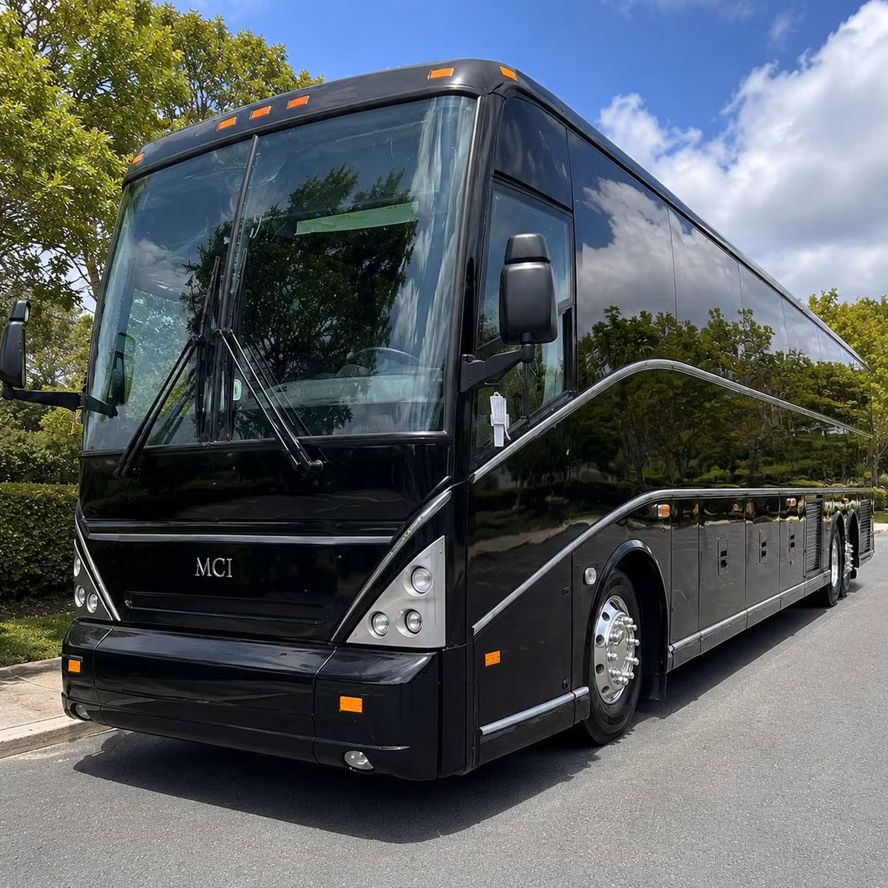 view instant online quotes for concert buses to bank of nh pavilion in gilford